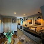 Framptons Garden & - Dla Doroslych I Dzieci 12 - Adults And Children 12 Aparthotel 4*